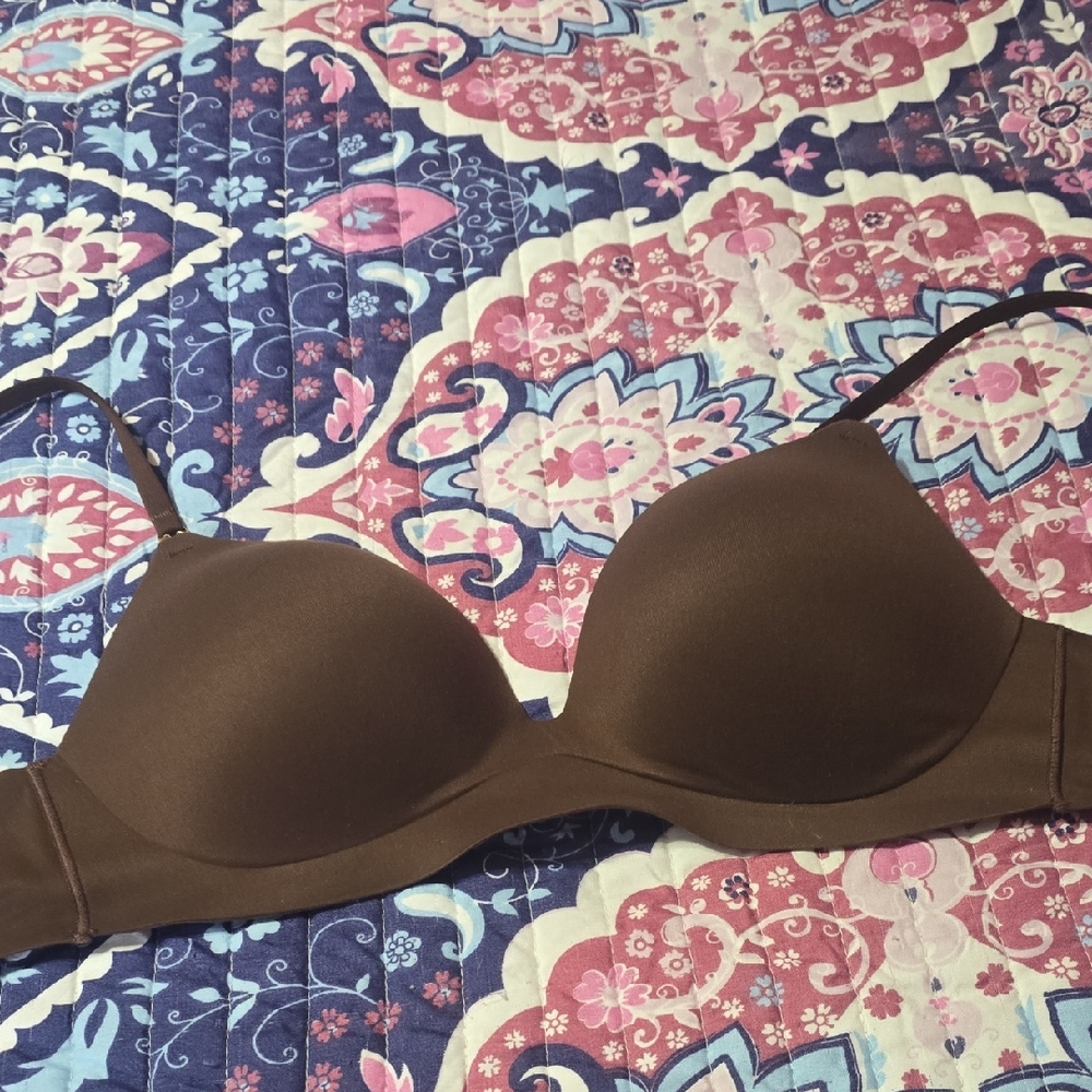 Victoria's Secret Wireless Push-up Brown Bra